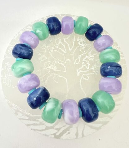 Bracelet bleu foncé vert clair et lilas